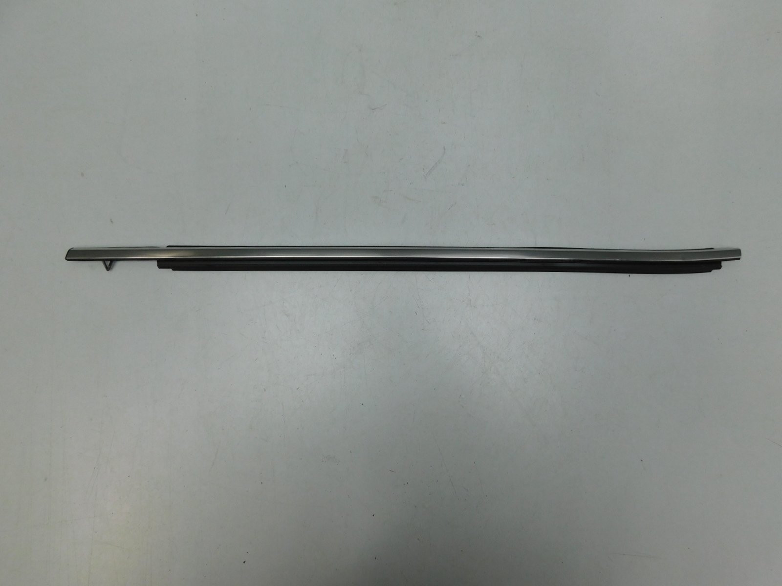 Накладка стекла заднего левого Toyota Camry V70 2017>