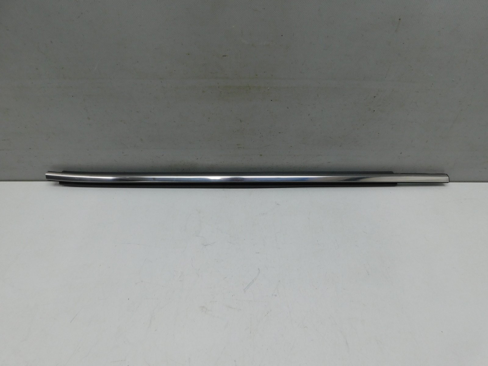 Накладка стекла заднего правого Toyota Camry V70 2017>