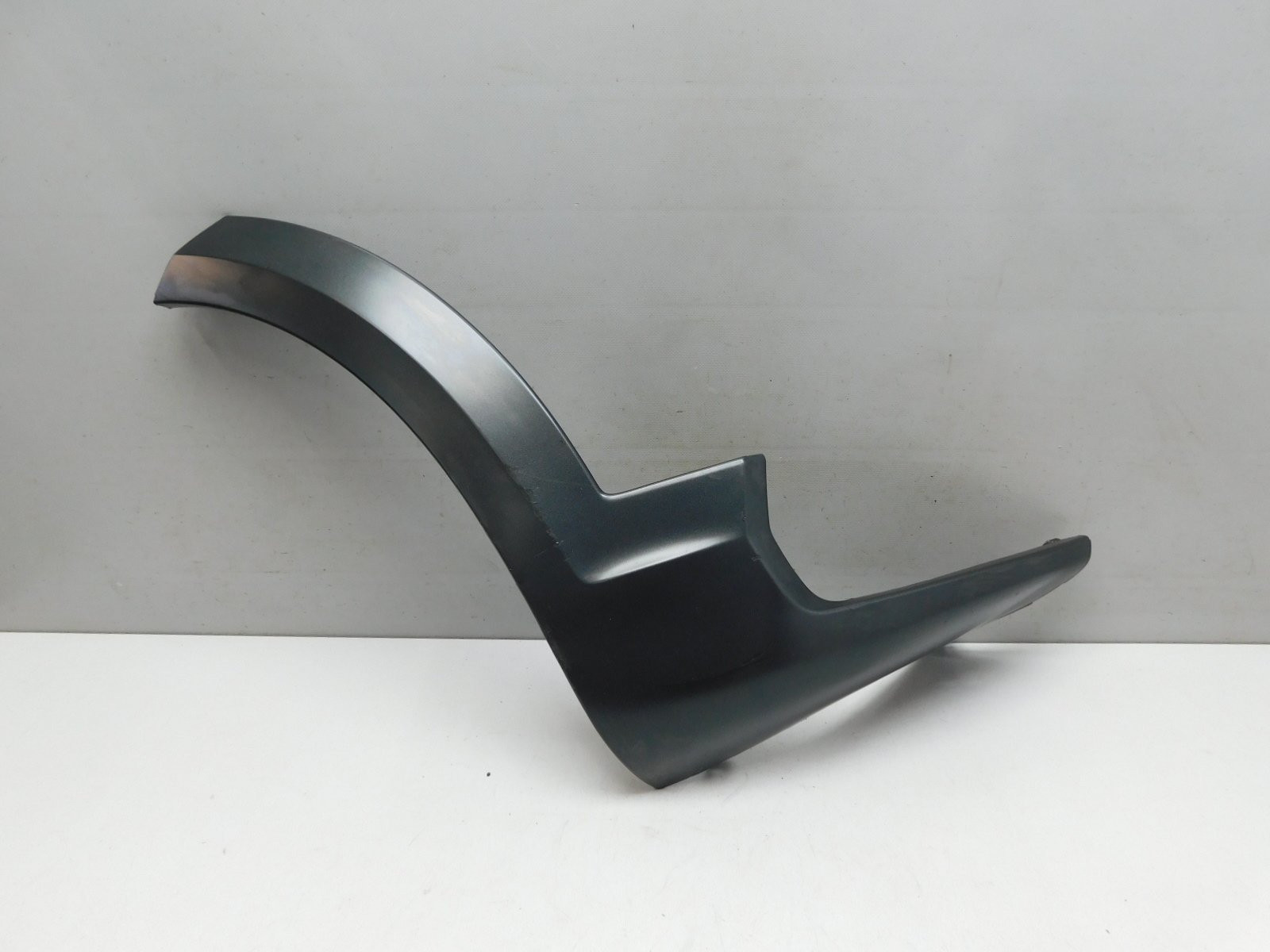 Накладка переднего бампера Volvo V90 Cross Country 2017>