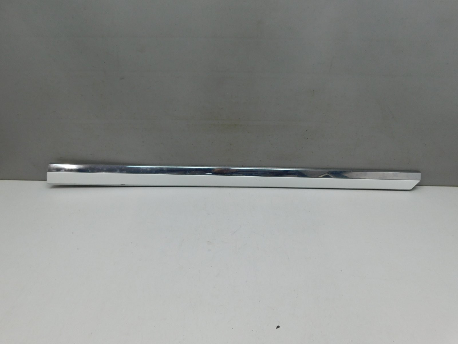 Молдинг двери передней правой Volkswagen Passat B8 2015>