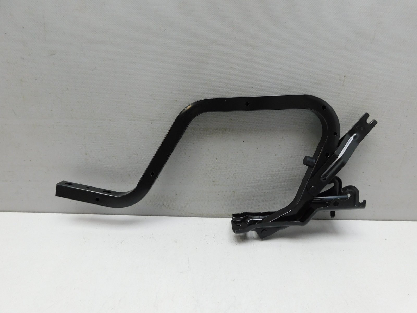 Петля крышки багажника Mazda 6 (GJ/GL) 2013>