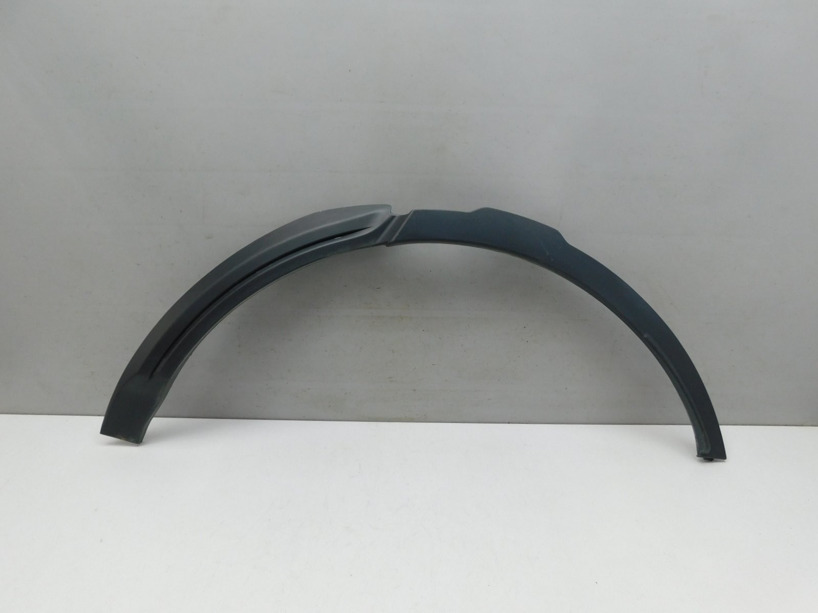 Накладка крыла заднего  левого Land Rover Range Rover Evoque 2011-2019