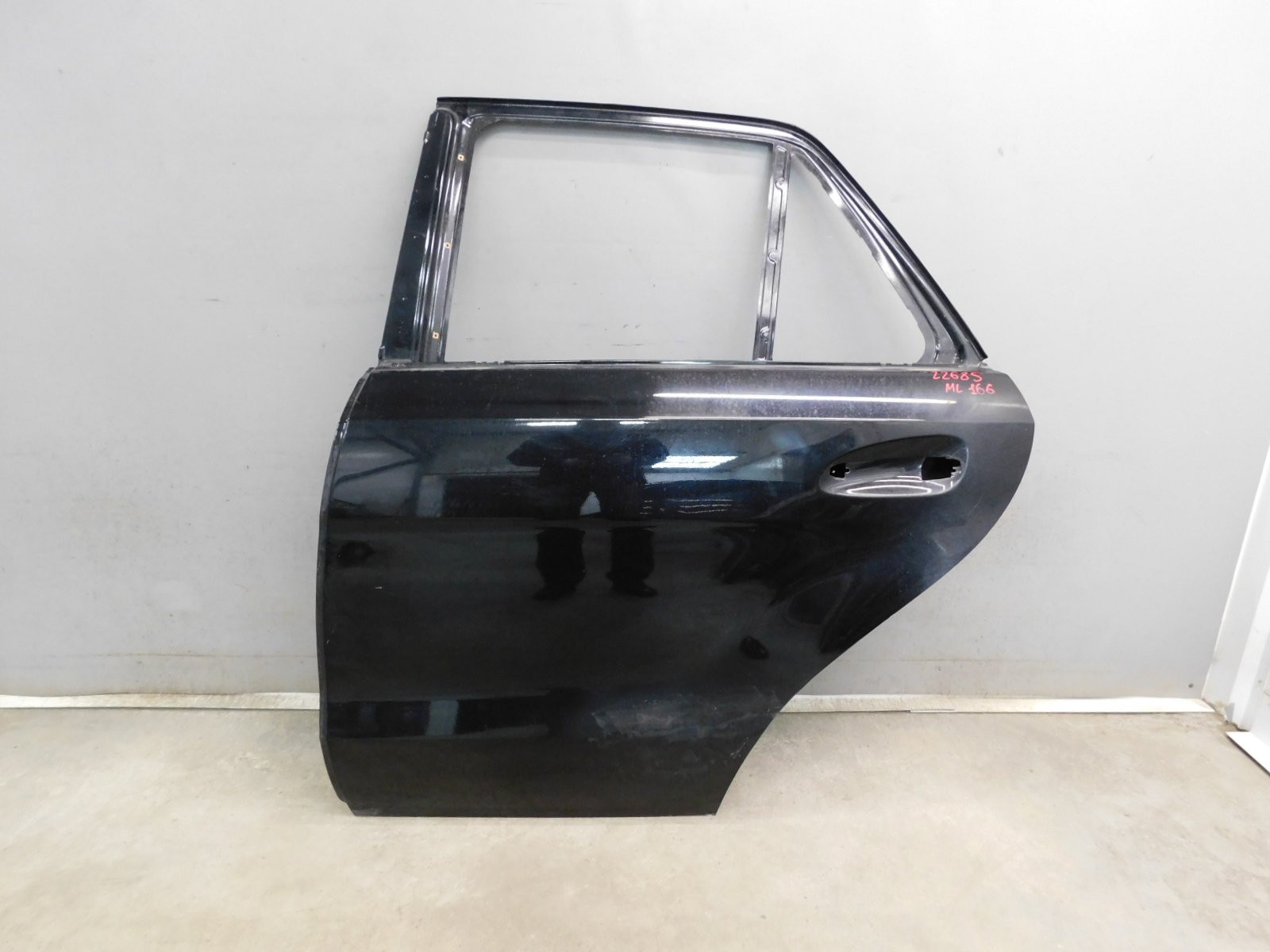 Дверь задняя левая Mercedes-Benz M-Klasse (ML/GLE) W166 2011>