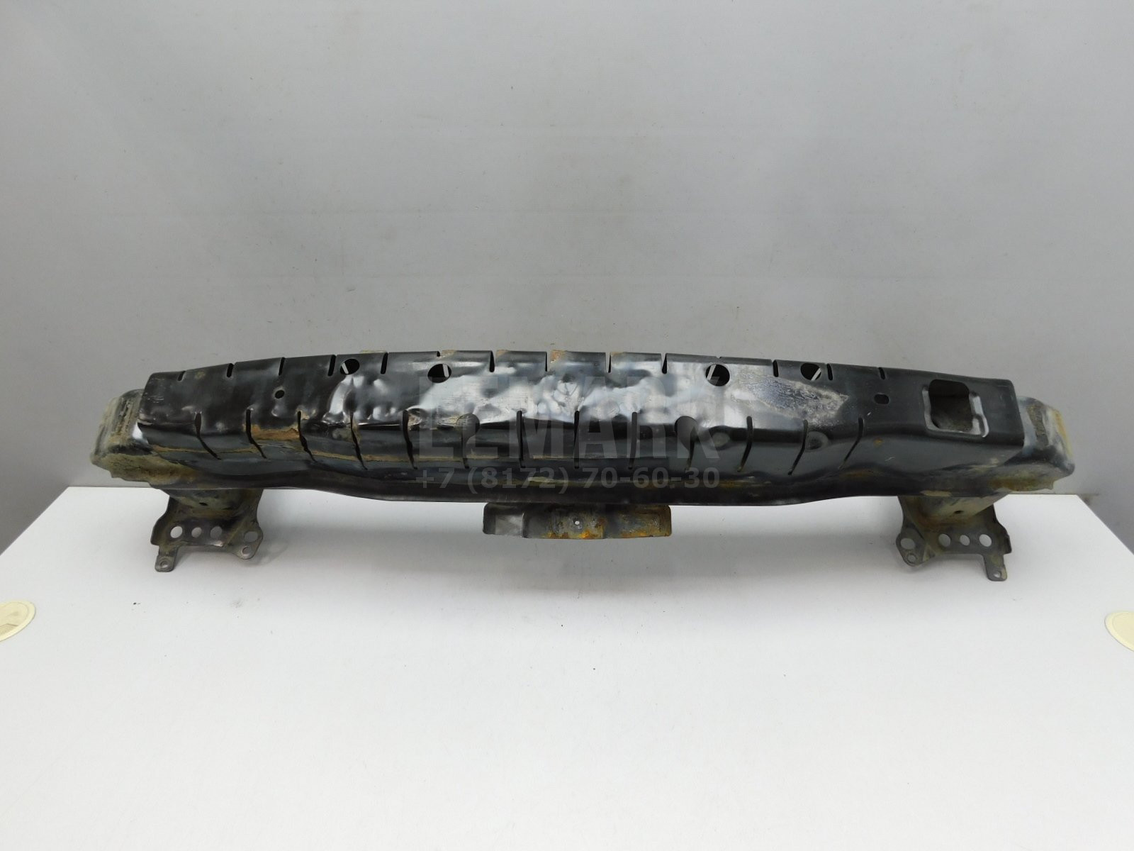 Усилитель переднего бампера Volkswagen Passat B7 2011-2015 3AA807109D