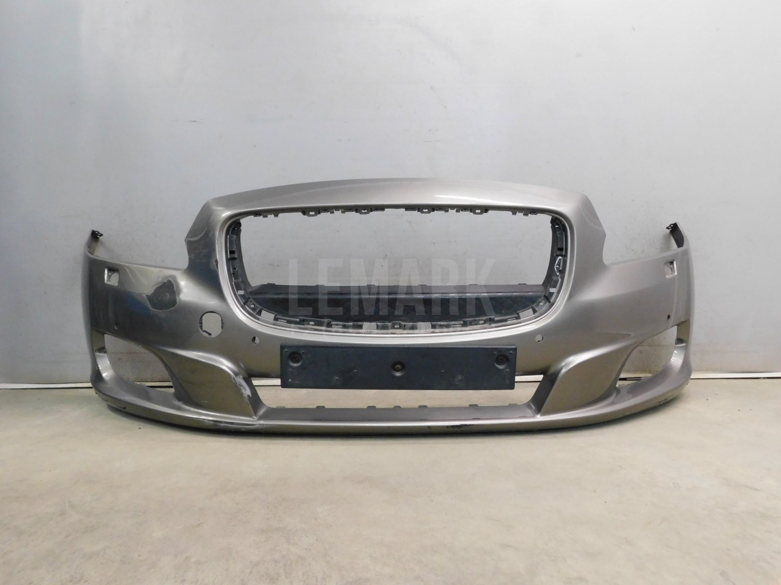 Бампер передний Jaguar XJ 2009-2019 AW9317C831BB