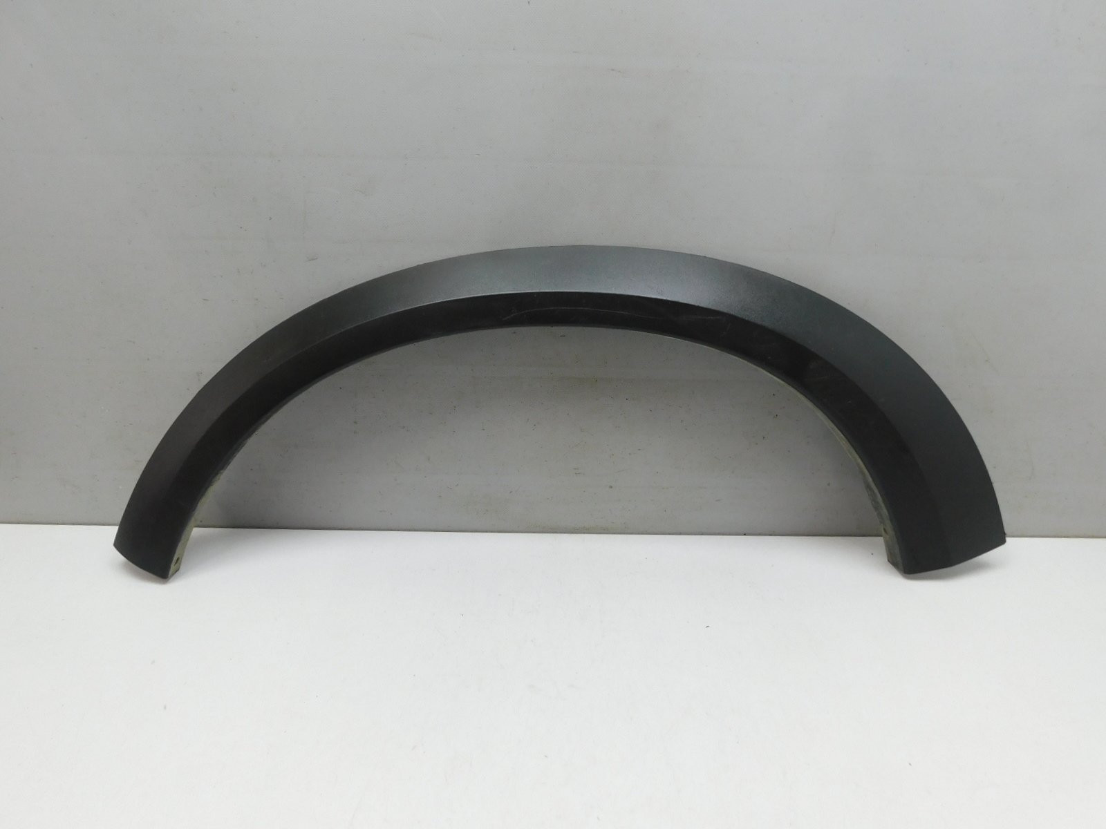 Накладка крыла переднего левого Volvo XC70 Cross Country 2007-2016