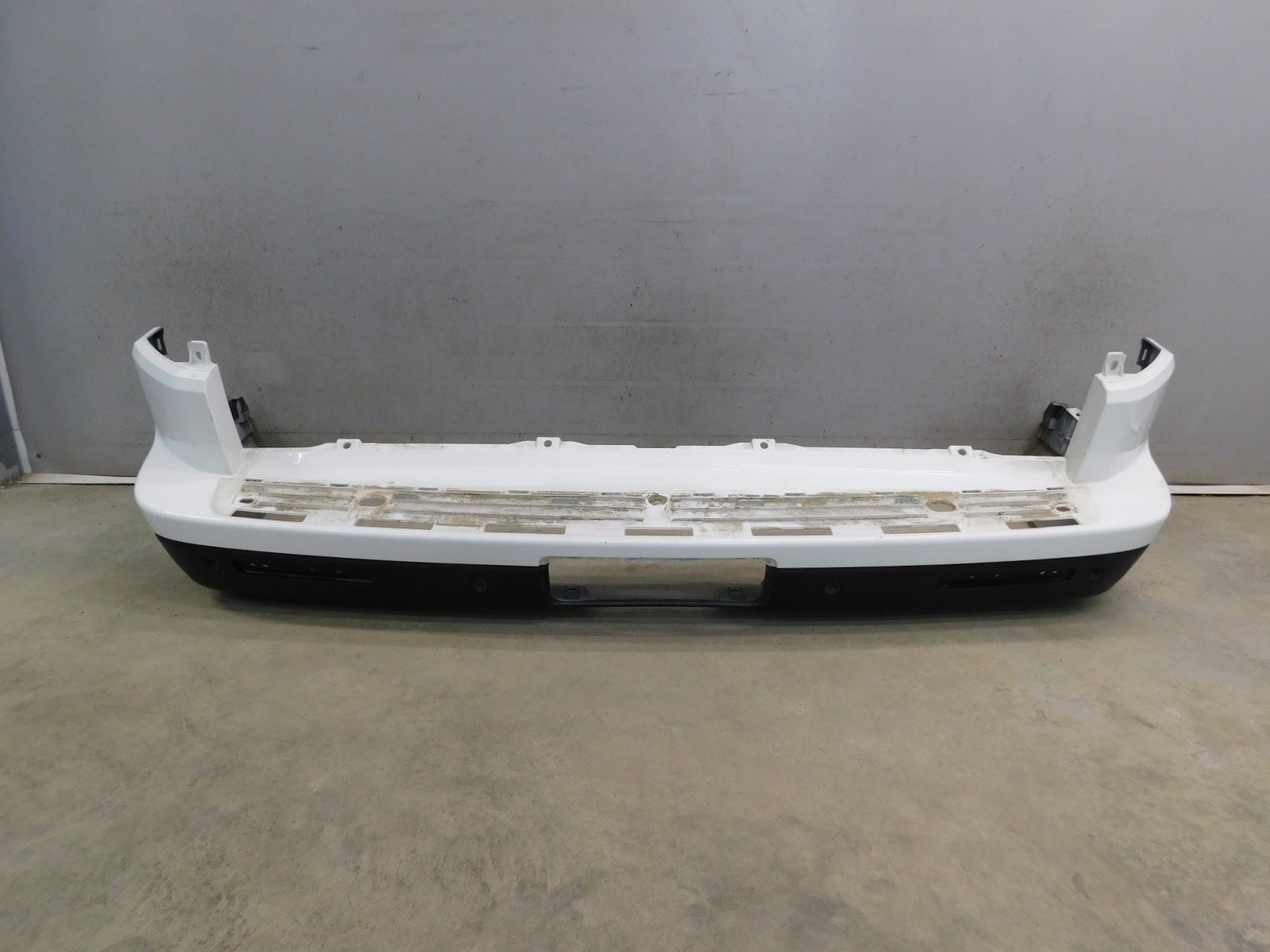 Бампер задний Land Rover Discovery IV 2009>