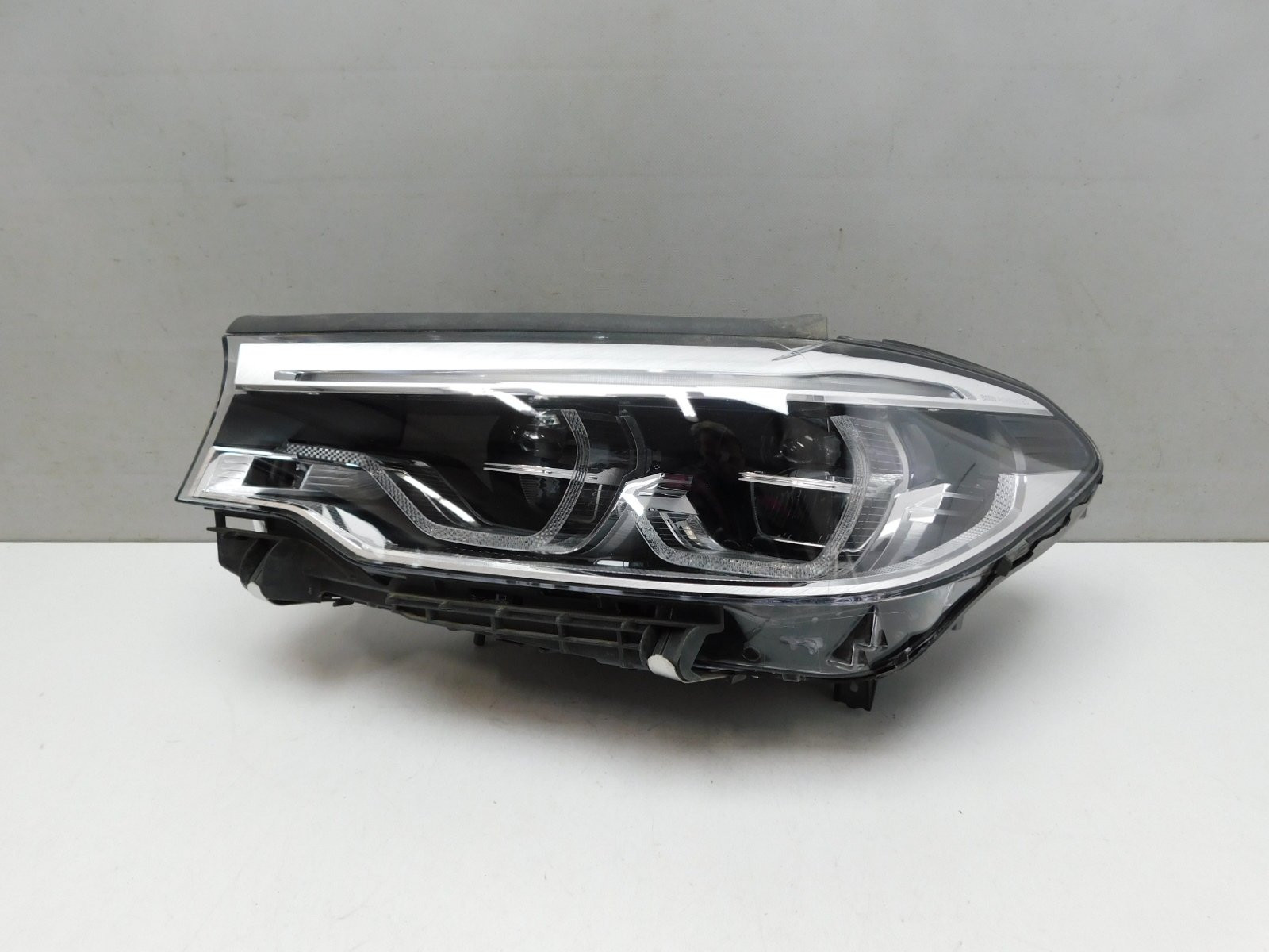 Фара левая BMW 5-серия G30 2016>