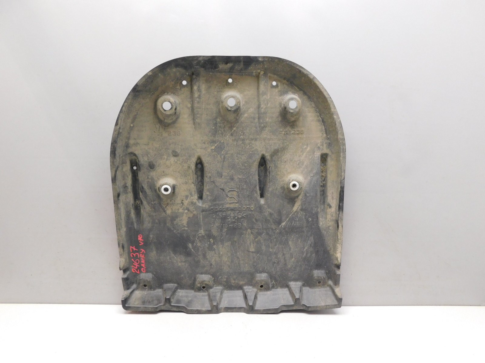 Пыльник Toyota Camry V70 2017>