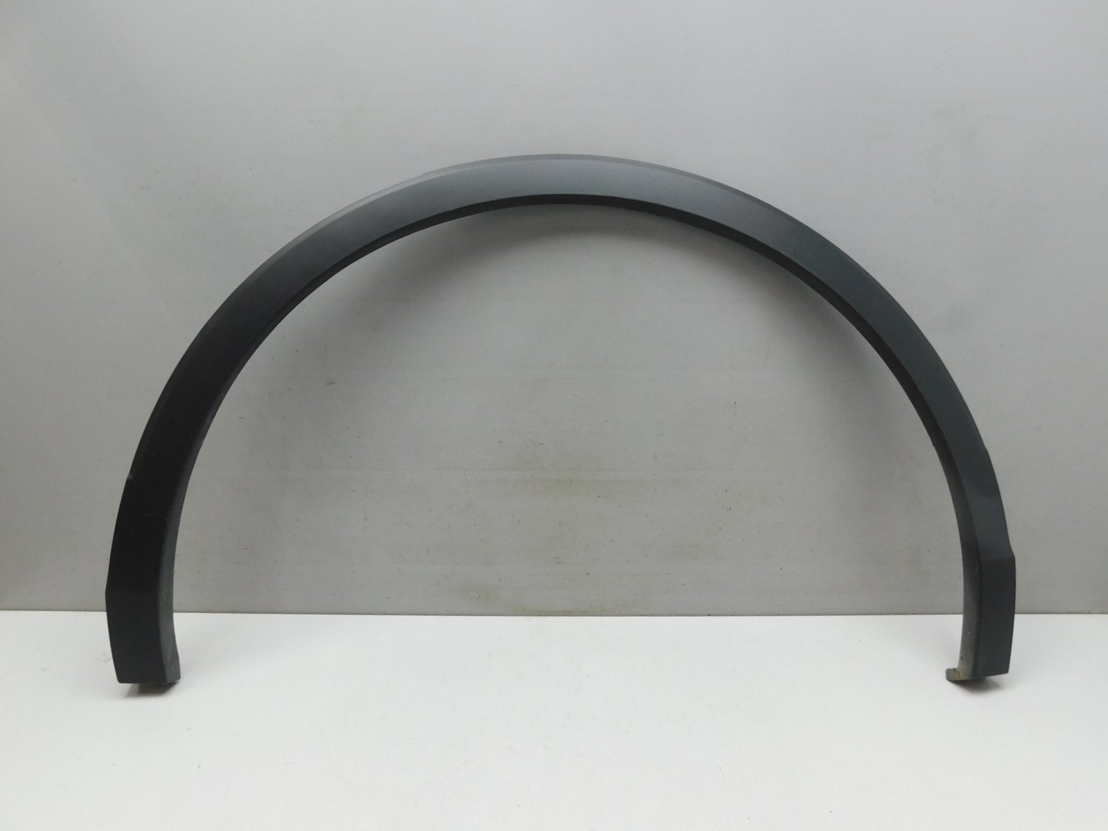 Накладка крыла заднего  левого Volkswagen Tiguan 2017>