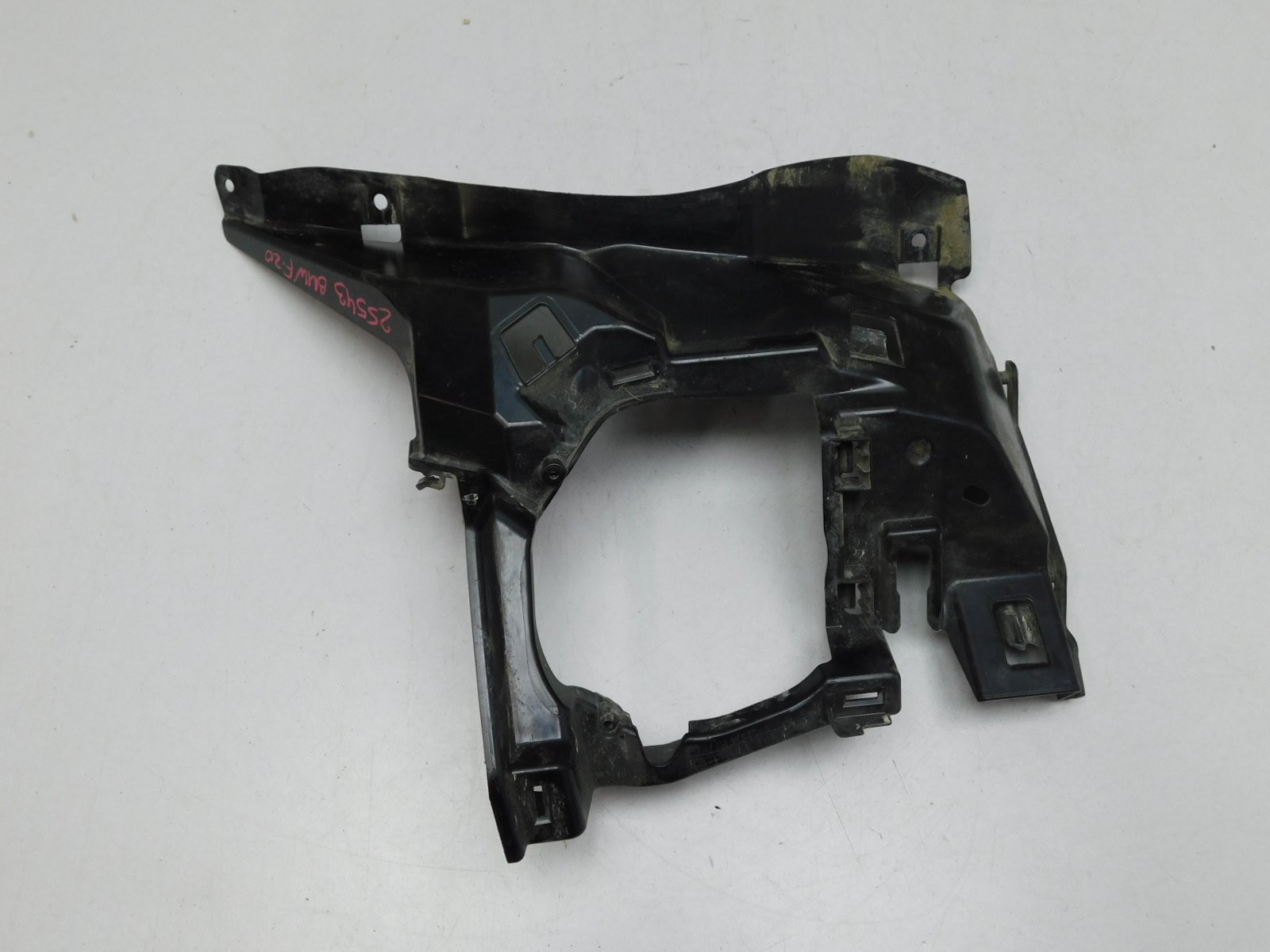 Кронштейн противотуманной фары BMW 1-серия F20/F21 2011>