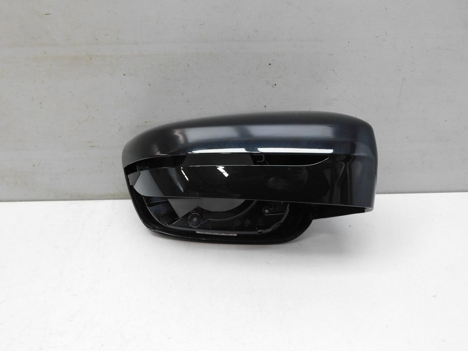 Накладка зеркала правого BMW 5-серия G30 2016>