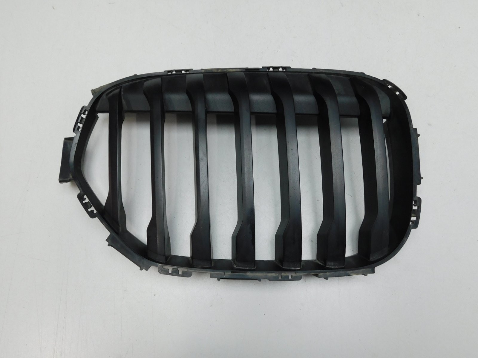 Решетка радиатора BMW X1 F48 2015>
