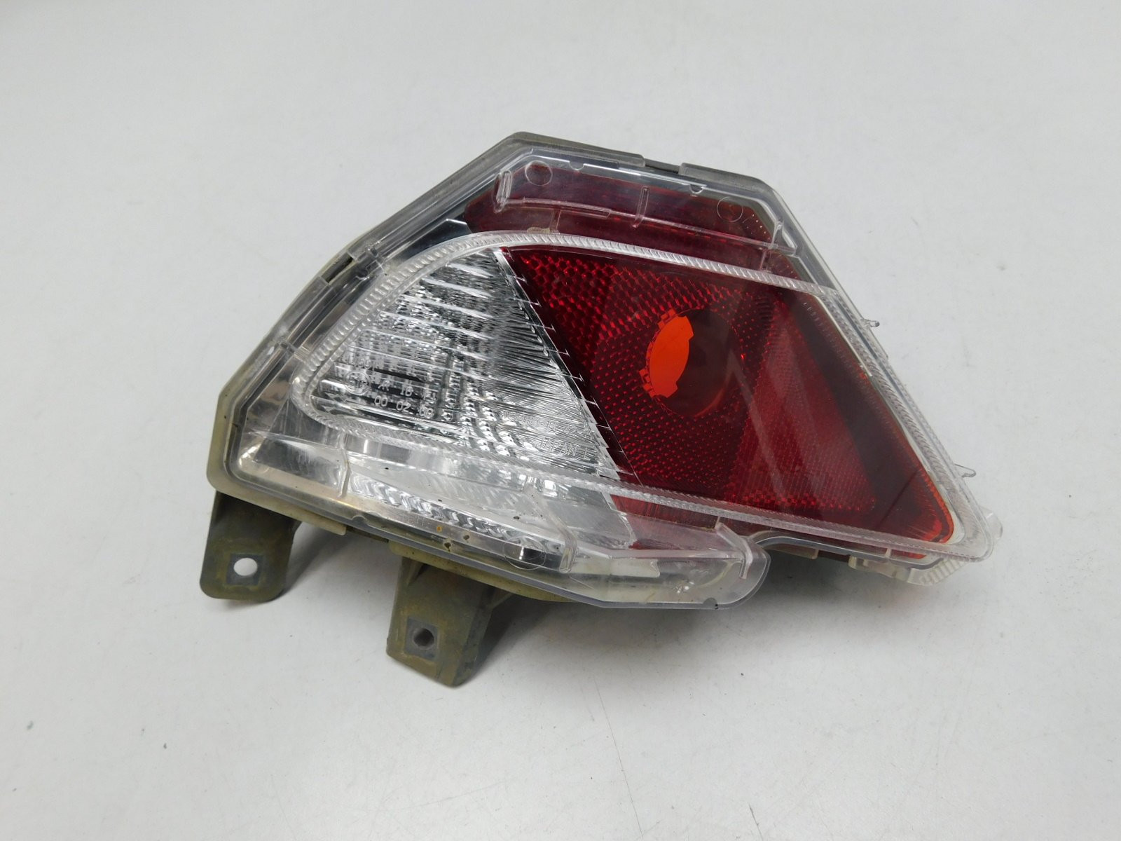 Фонарь задний в бампер левый Toyota RAV 4 2013-2019