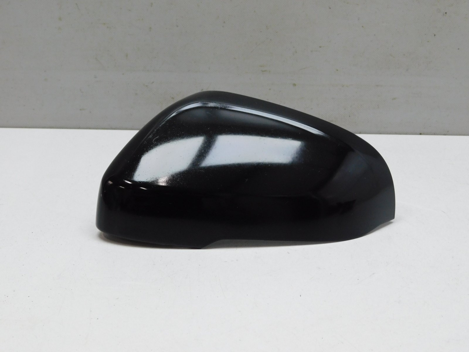 Накладка зеркала левого Volvo XC60 2008-2017