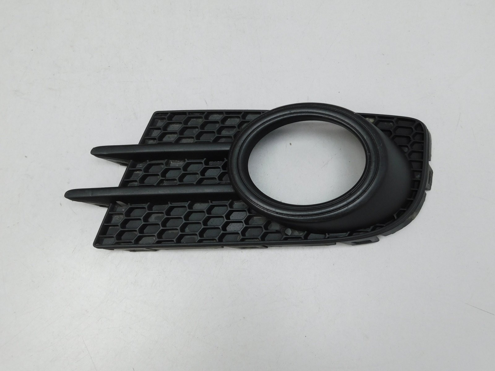 Решетка в бампер левая Volkswagen Tiguan 2007-2017