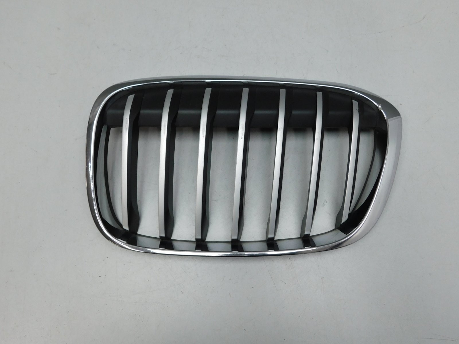 Решетка радиатора BMW X1 F48 2015>