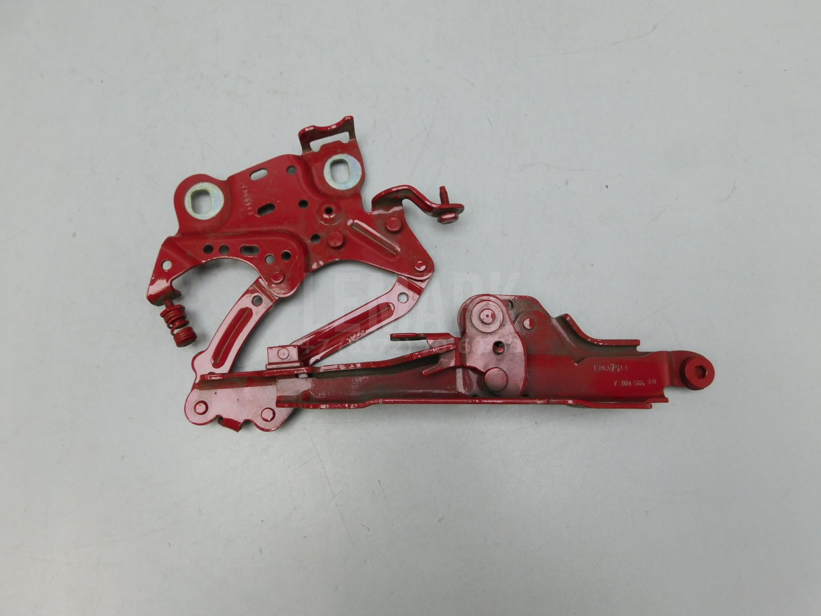 Петля капота правая Mini F56 2013> 7300566