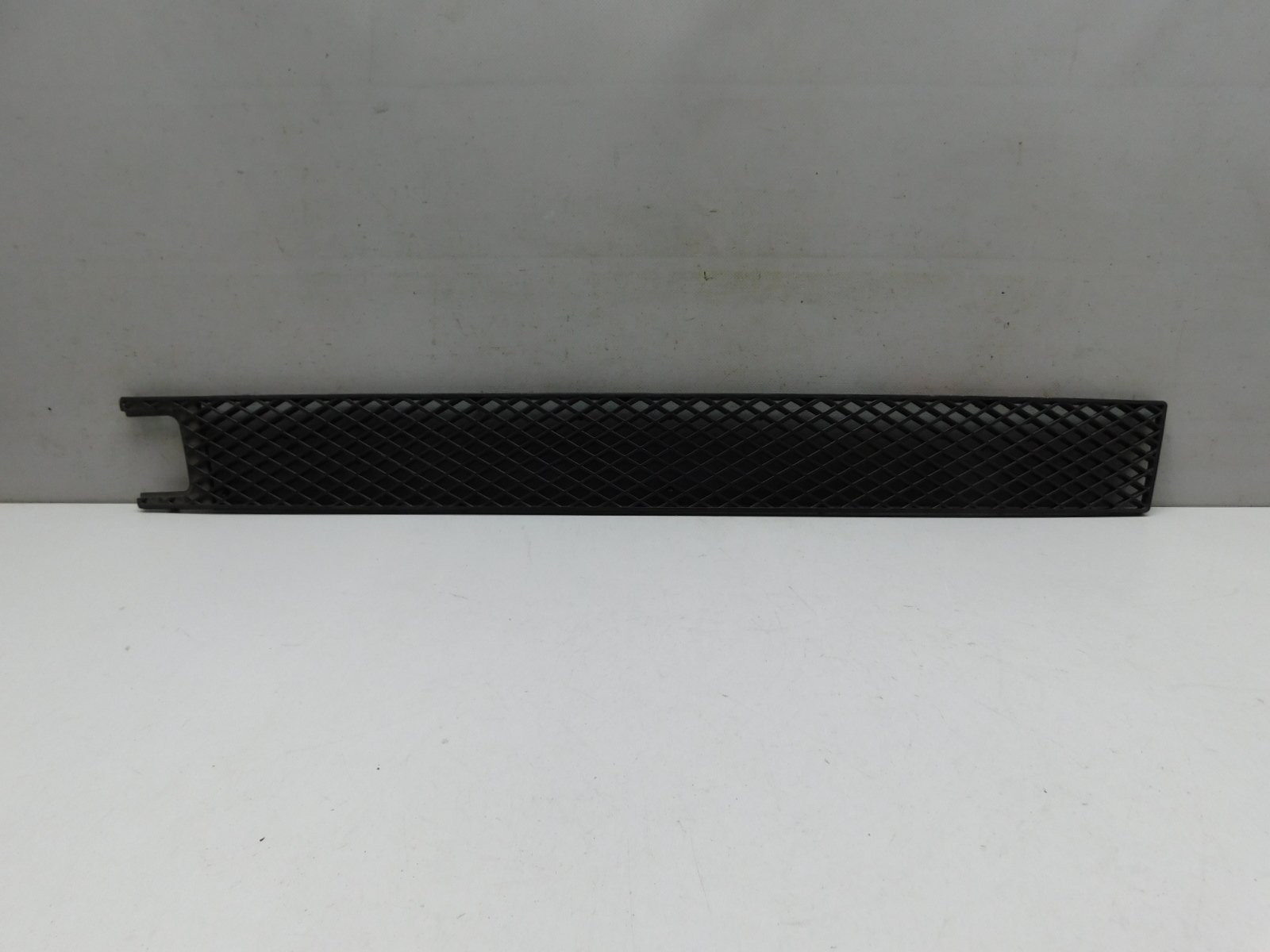 Решетка в бампер центральная Chery Amulet (A15) 2006>