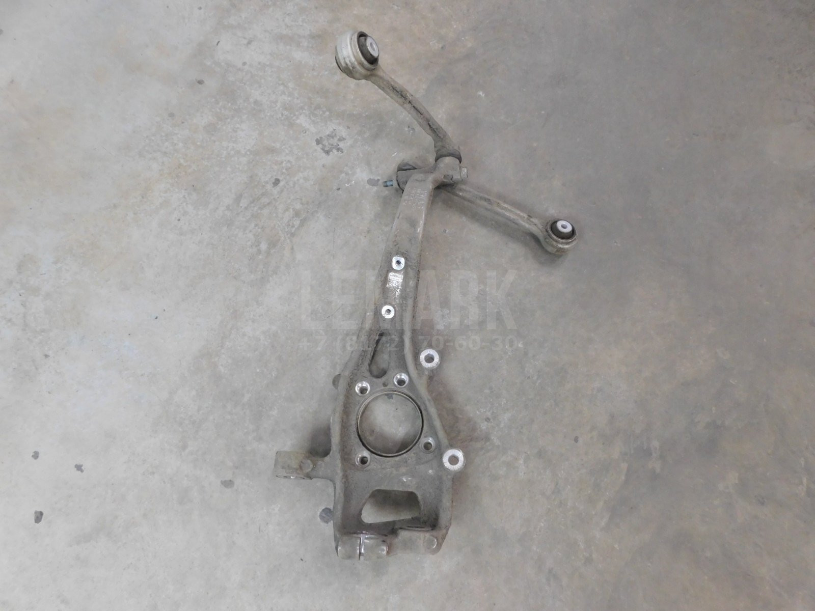 Кулак поворотный передний правый Audi A4 [B9] 2015> 8W0407560