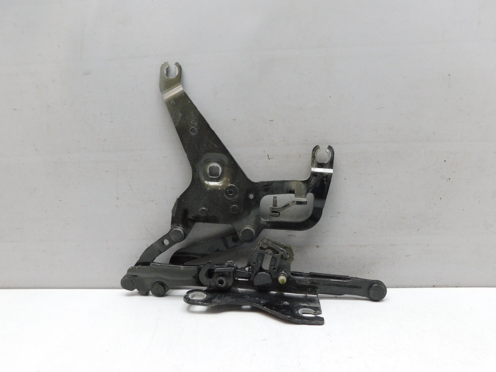 Петля капота правая BMW X5 F15 2013-2018