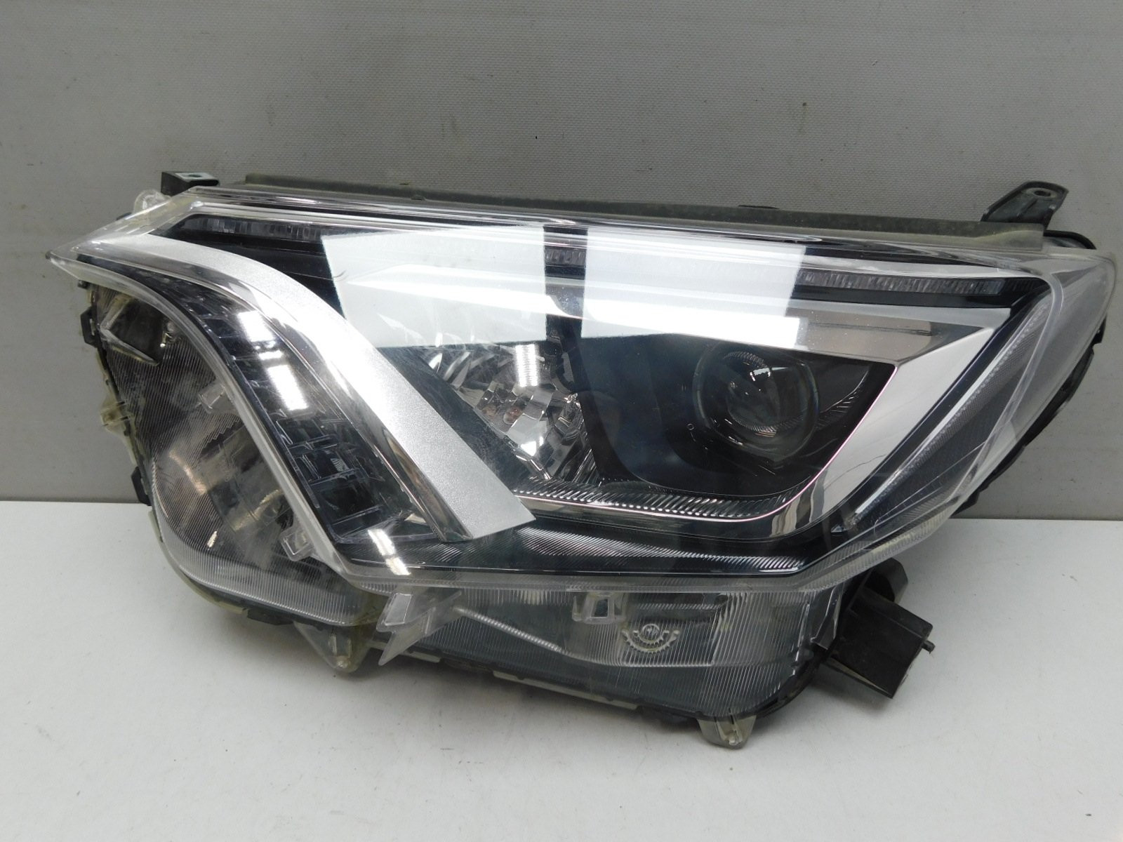 Фара левая Toyota RAV 4 2013-2019