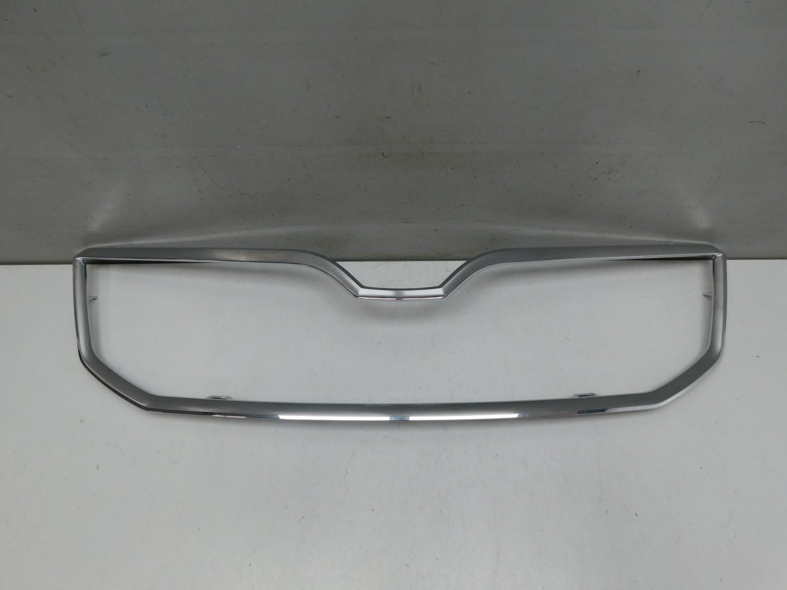 Молдинг решетки радиатора Skoda Octavia III (A7) 2013-2020