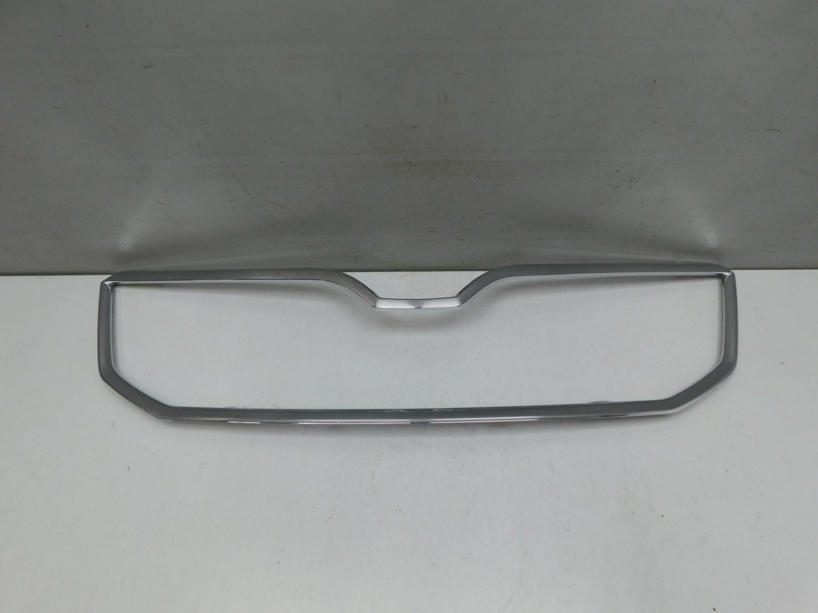 Молдинг решетки радиатора Skoda Octavia III (A7) 2013-2020