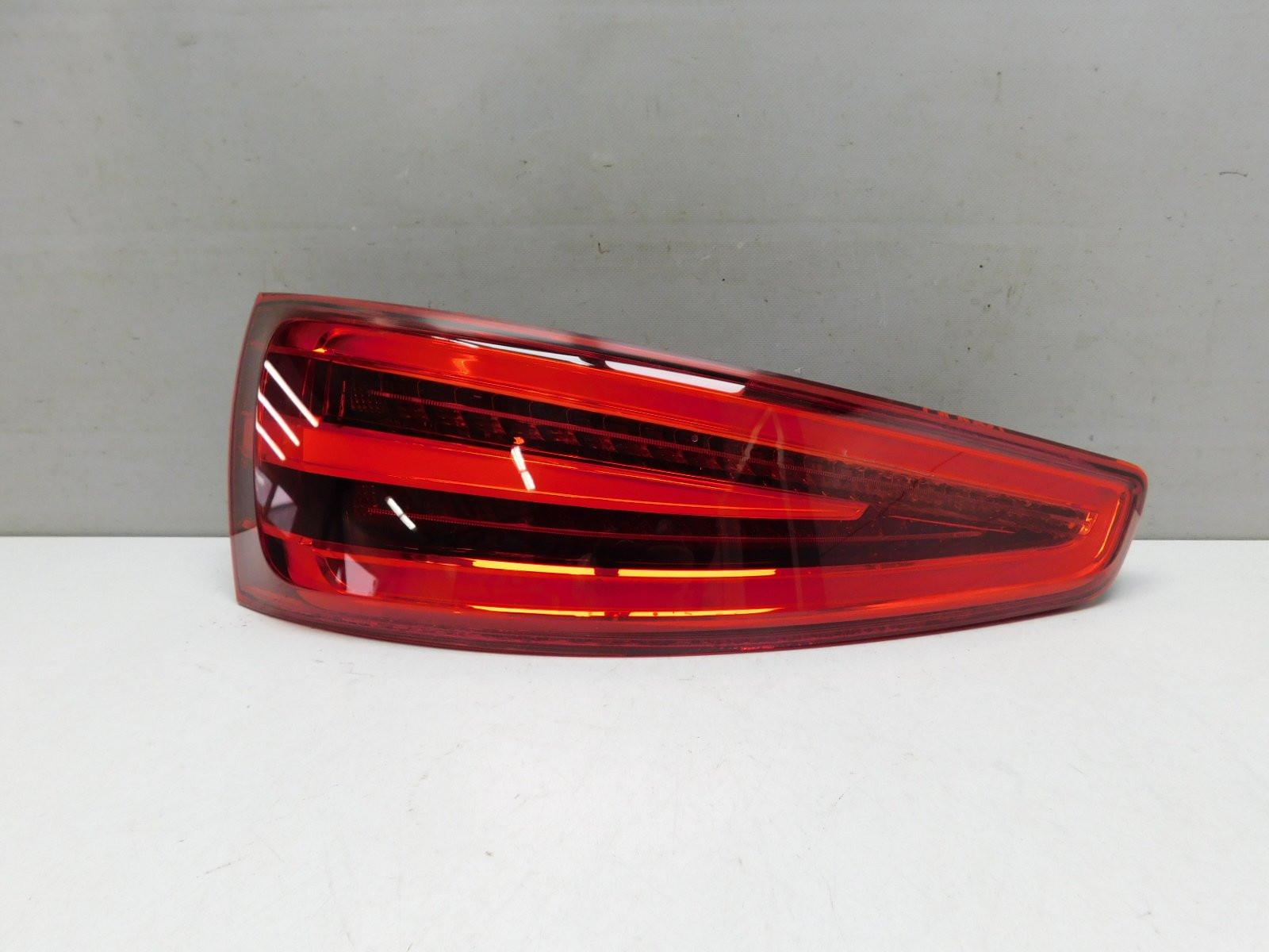 Фонарь задний левый Audi Q3 2012-2018