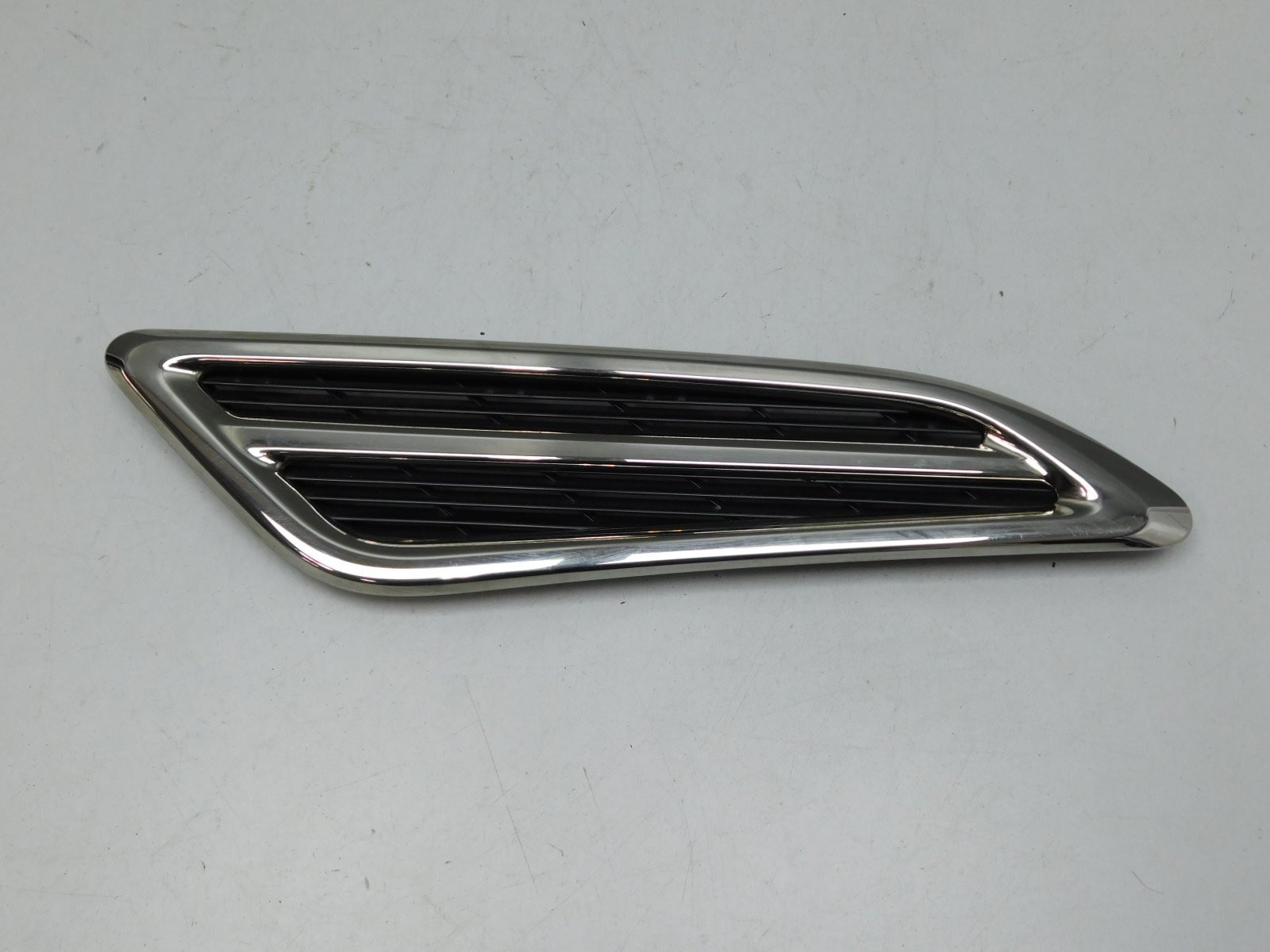 Накладка крыла переднего правого Nissan Patrol (Y62) 2010>