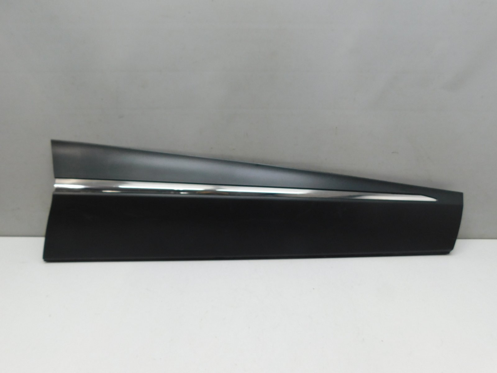 Накладка двери передней правой Renault Kaptur 2016>