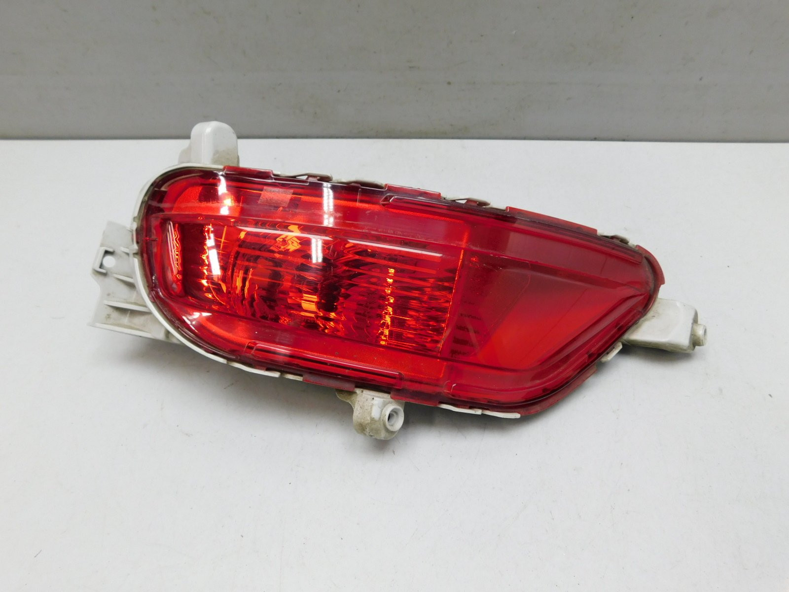 Фонарь задний в бампер левый Mazda CX 5 2017>