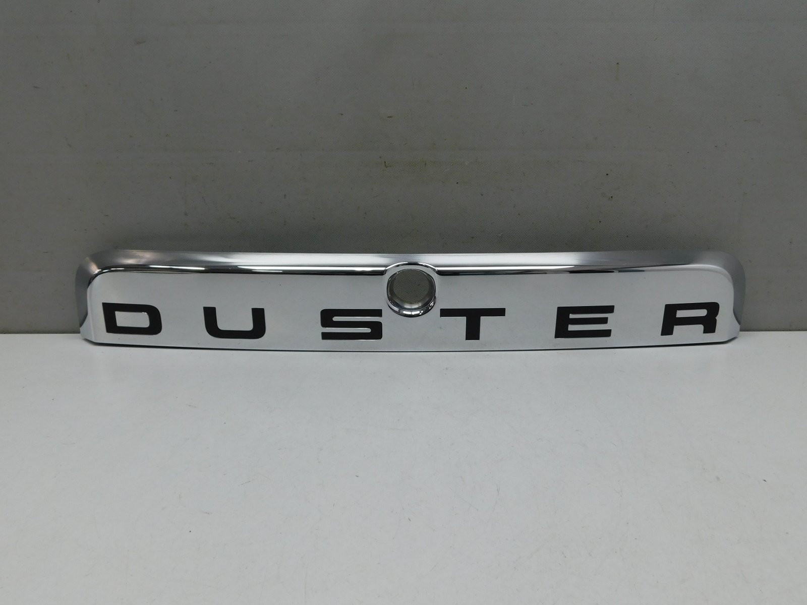 Накладка двери багажника Renault Duster 2011>