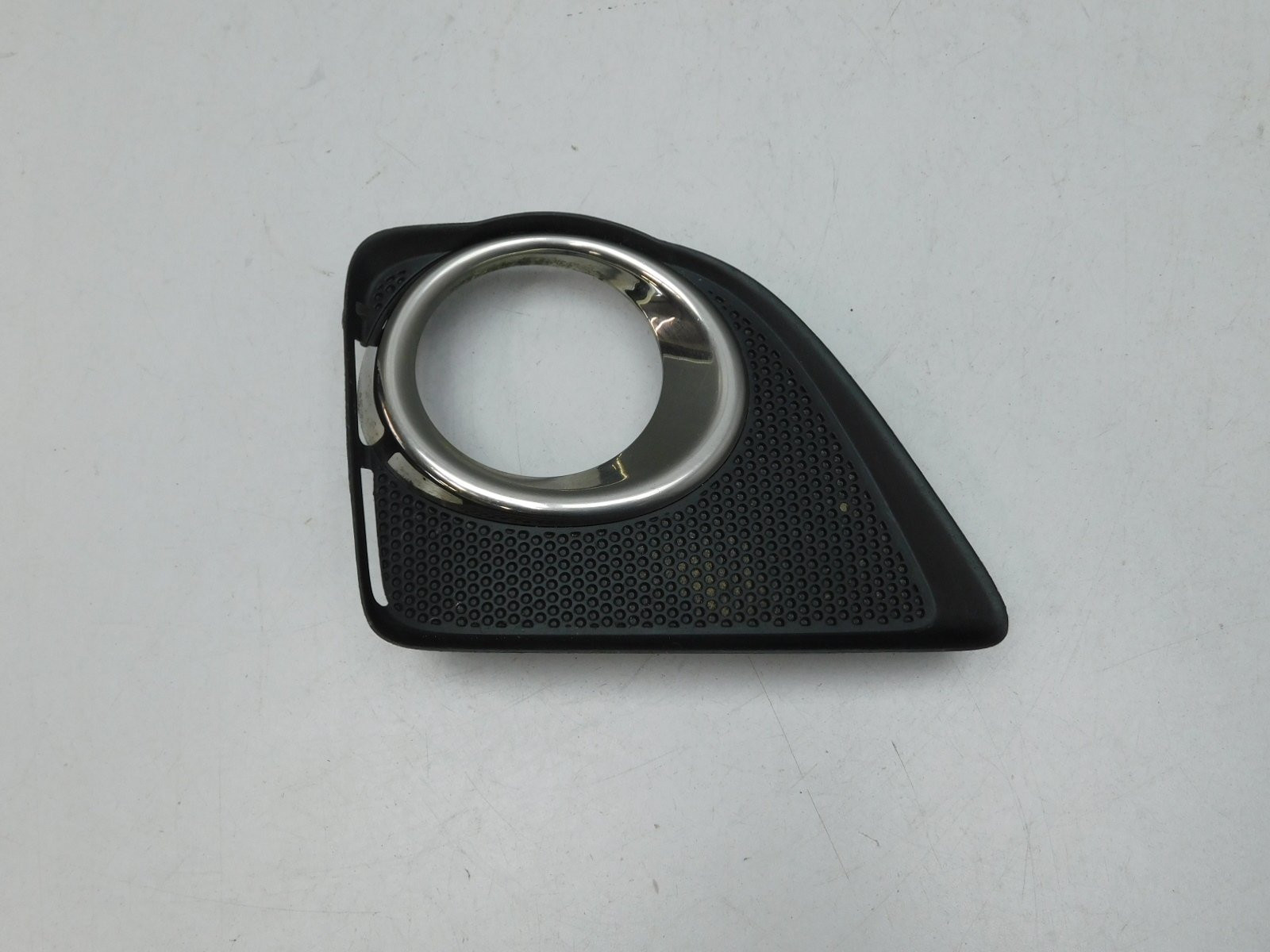 Решетка в бампер правая Lexus LX 570 (URJ200) 2007>