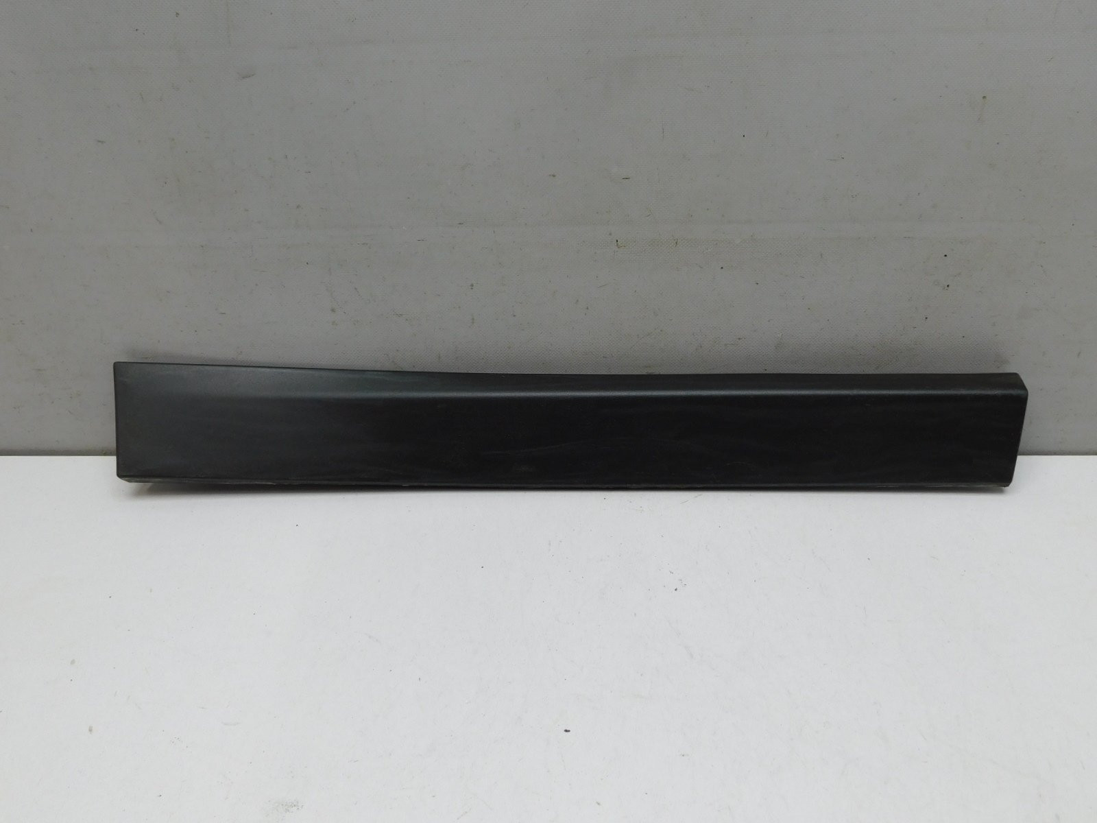 Накладка двери задней правой BMW X1 F48 2015>