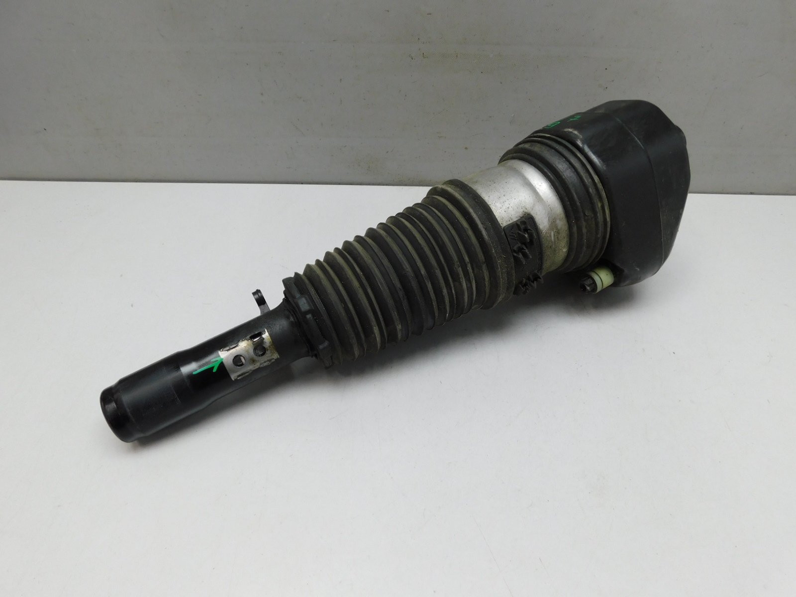 Амортизатор передний правый BMW 7-серия G11/G12 2014>