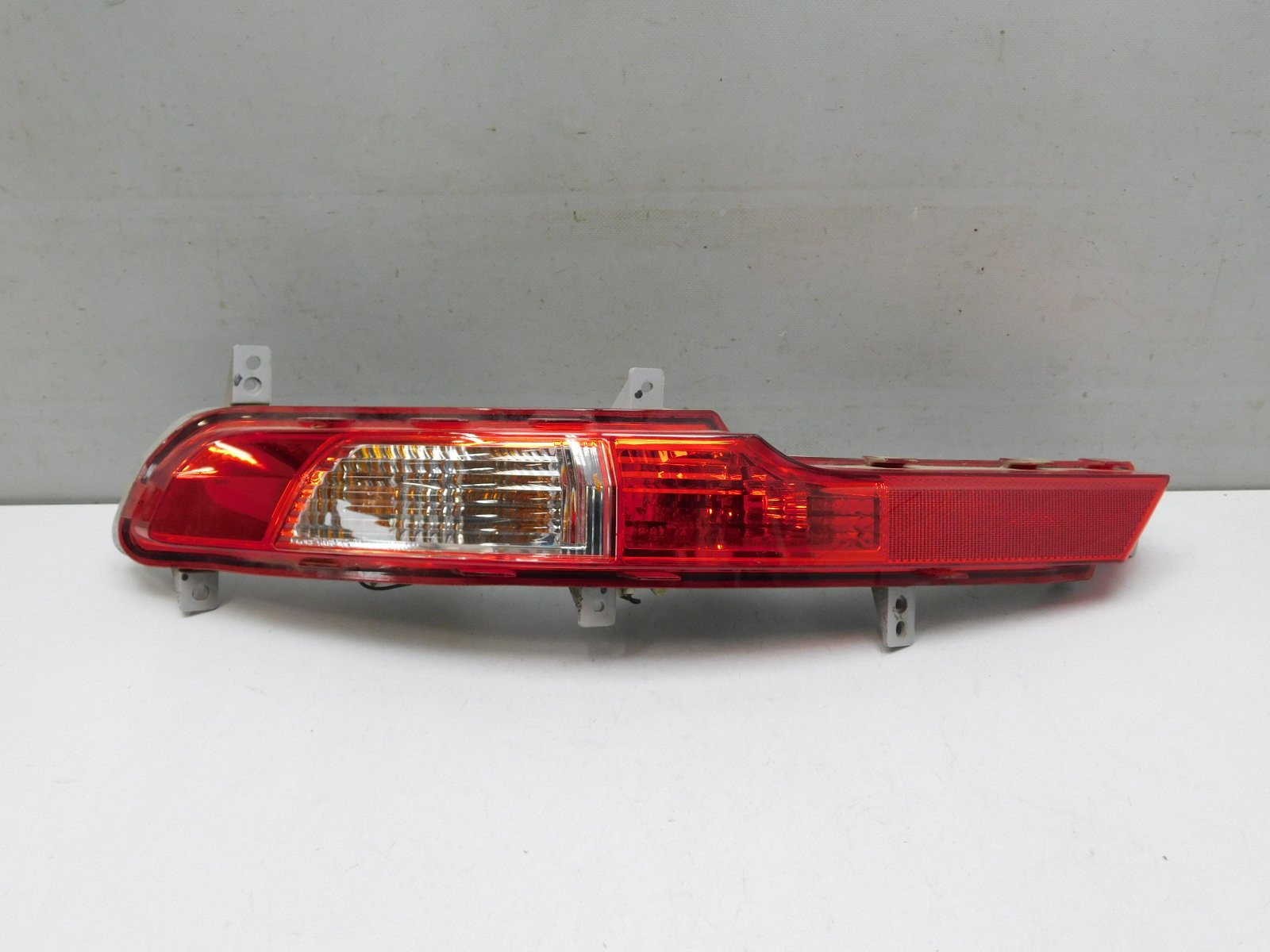 Фонарь задний в бампер левый Kia Sportage 2010-2015