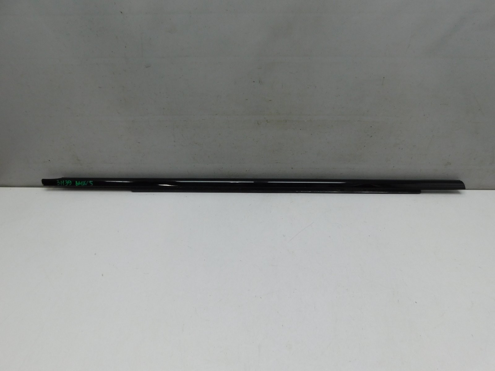 Молдинг двери задней правой BMW 5-серия G30 2016>