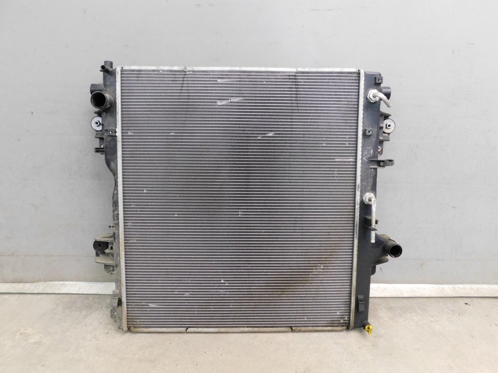 радиатор охлаждения toyota land cruiser 100. радиатор охлаждения тойота ленд крузер 100. радиатор охлаждения toyota land cruiser 100. радиатор охлаждения тойота ленд крузер. радиатор land cruiser 200 4.