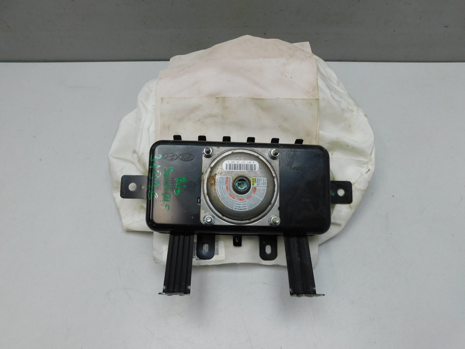 Подушка безопасности пассажирска Kia Rio 2011>