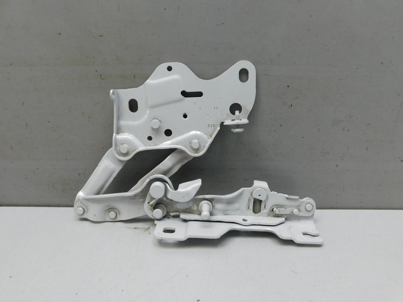 Петля капота правая BMW 3-серия G20 2018>