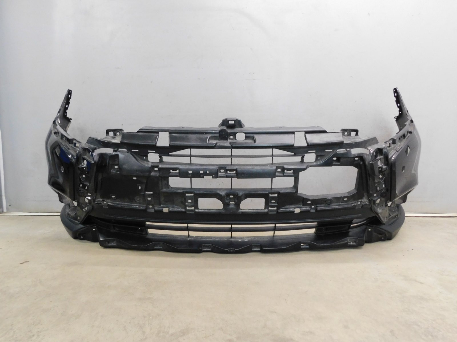 Бампер передний Mitsubishi Outlander 2012>