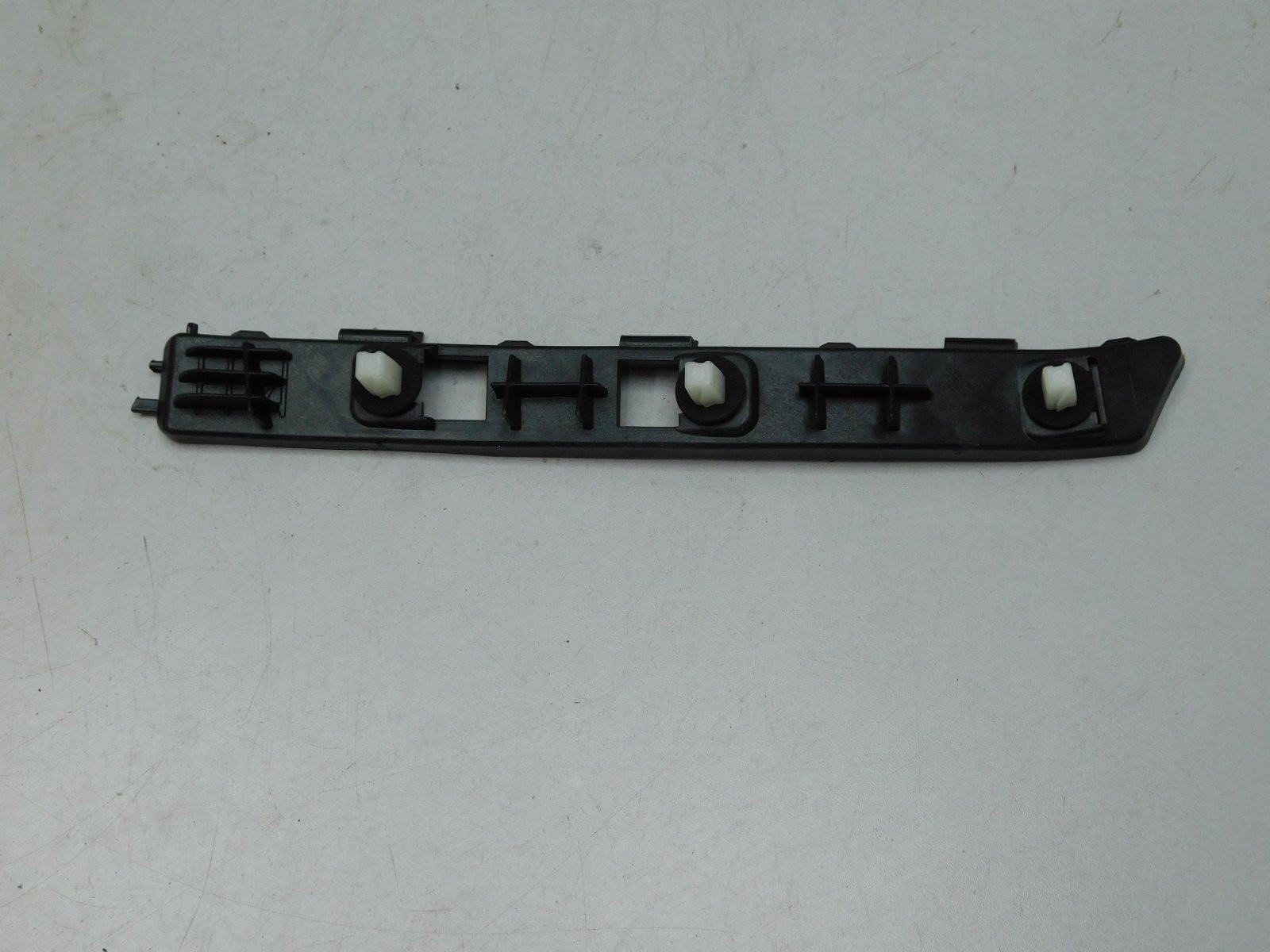 Направляющая заднего бампера Kia Rio 2011>