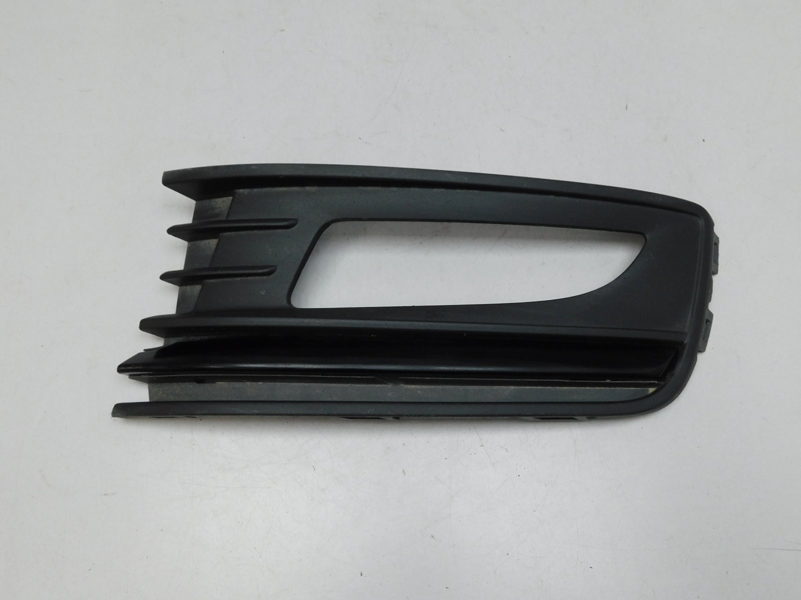 Решетка в бампер левая Volkswagen Polo Sedan 2011-2020