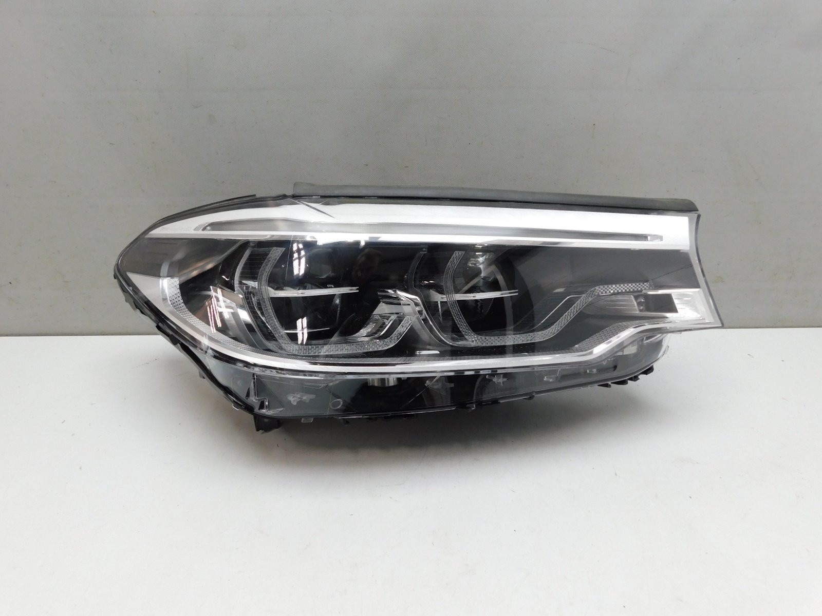 Фара правая BMW 5-серия G30 2016>