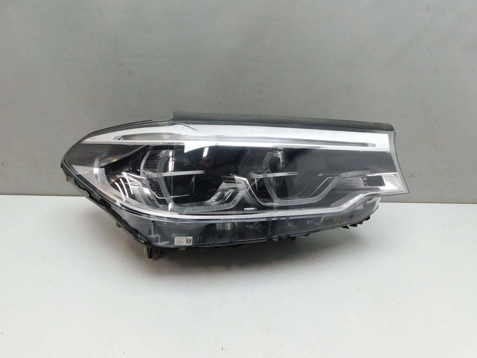Фара правая BMW 5-серия G30 2016>