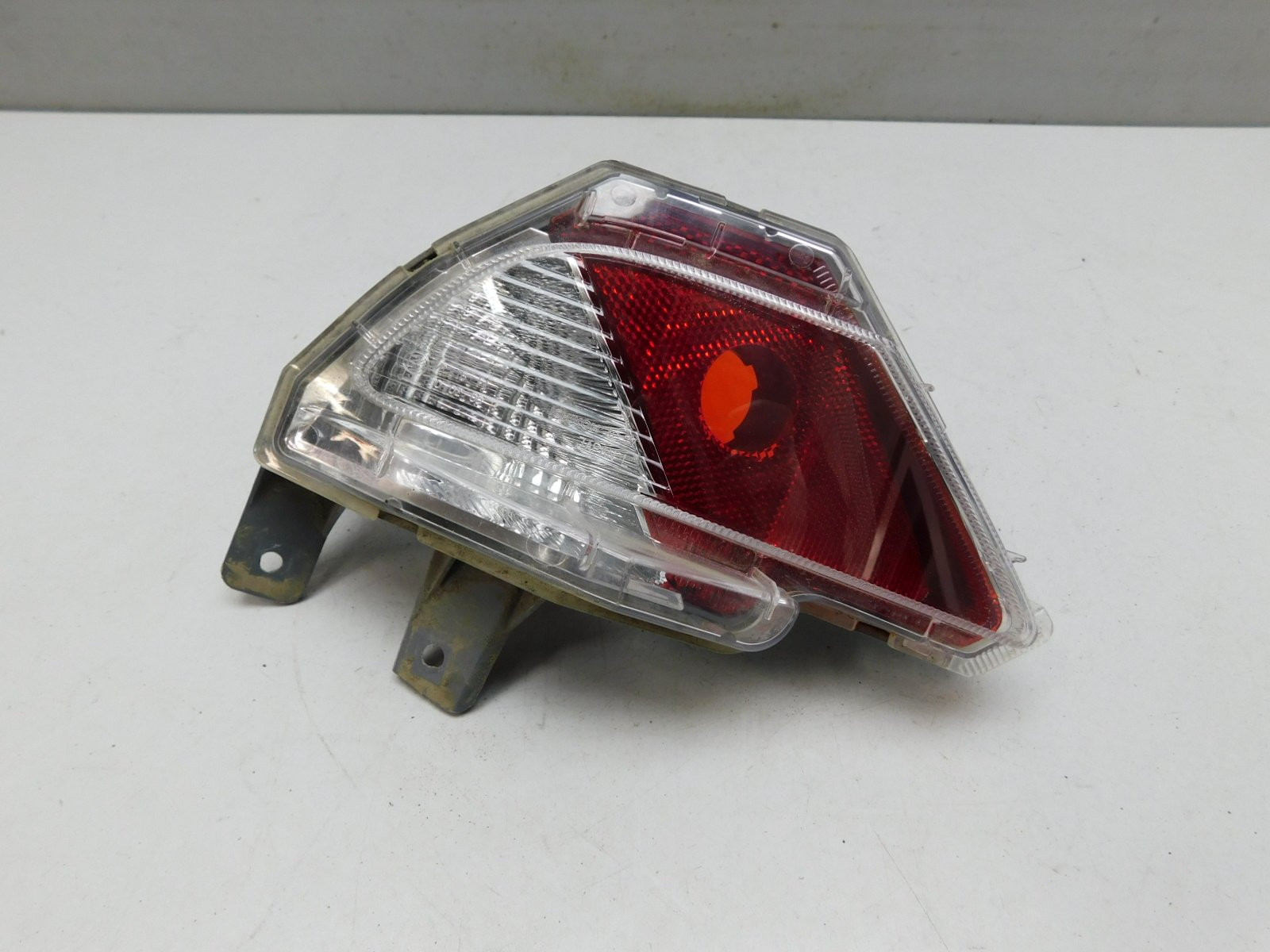Фонарь задний в бампер левый Toyota RAV 4 2013-2019