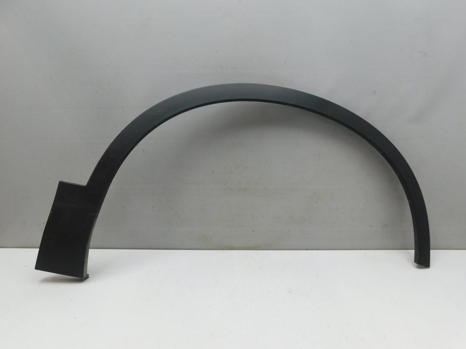 Накладка крыла переднего правого Volvo XC40 2017>