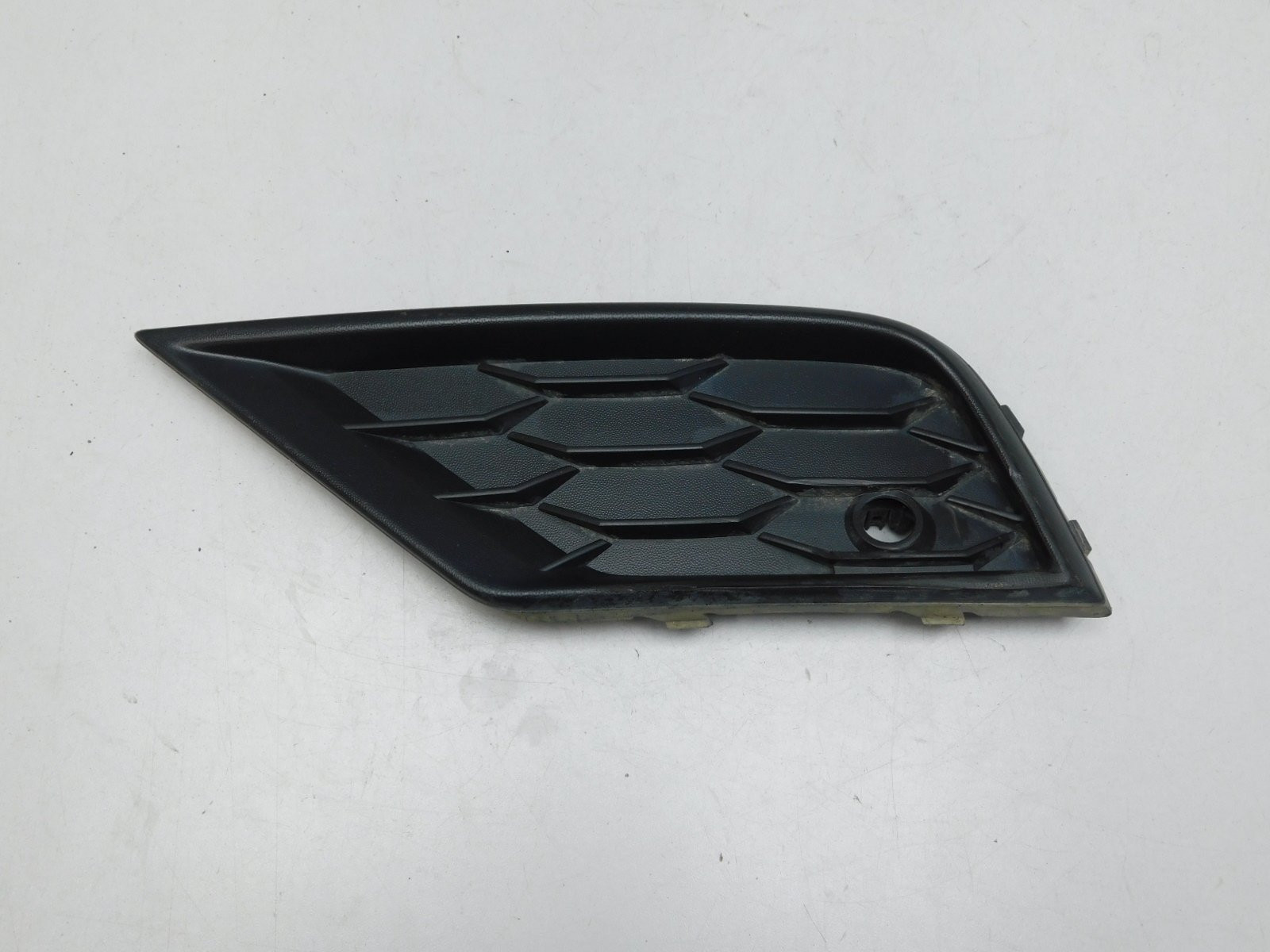 Решетка в бампер левая Volkswagen Tiguan 2017>