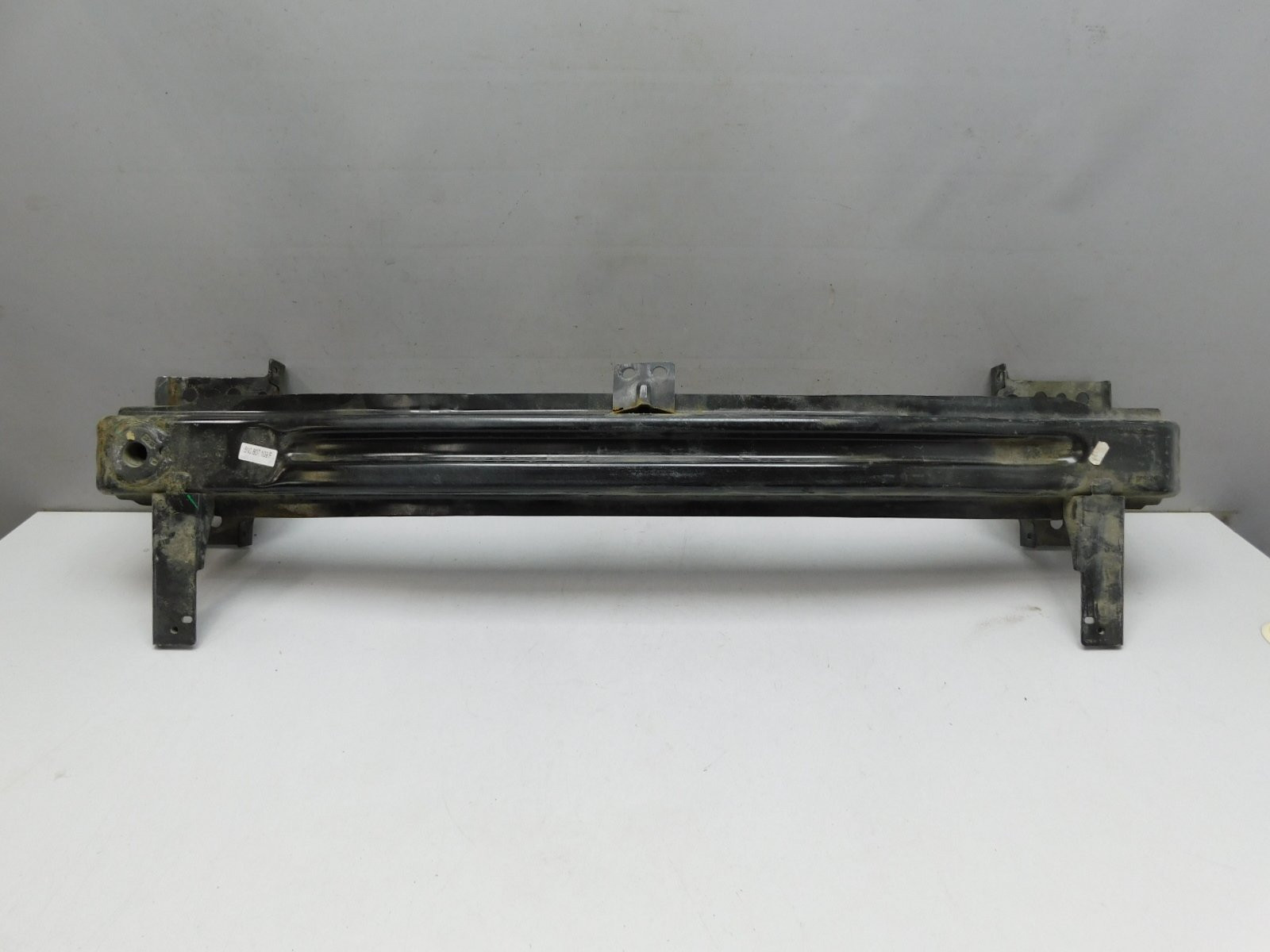 Усилитель переднего бампера Volkswagen Tiguan 2007-2017